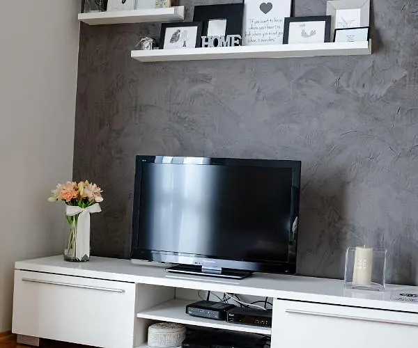 Jakov With Balcony דירה זאדאר