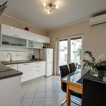 Jakov With Balcony Appartamento *