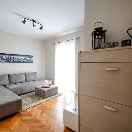 Jakov With Balcony * Zara