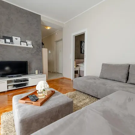 Jakov With Balcony Appartamento *