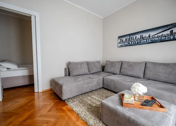 Jakov With Balcony Apartamento Zadar